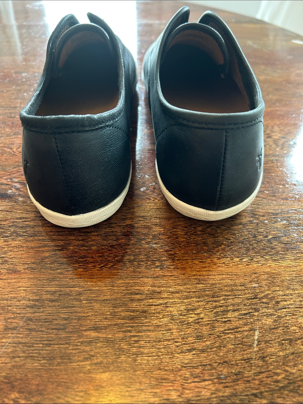 Black Frye Slip-On Leather Sneakers Size 7 Like New - Picture 3 of 8
